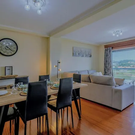 Fogo Mountain View - 3br, 2wc With Sea Volcano View